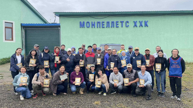 Хуурай хээрийн бүс нутгын тогтвортой ландшафтын нөлөөллийн хөтөлбөр (DSL-IP)-н төлөөлөгчид үйлдвэрт зочлов 